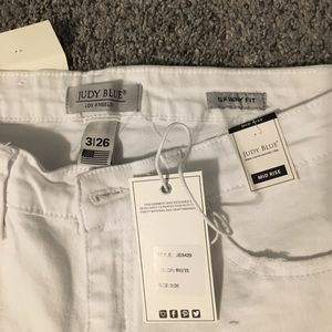 Judy Blue distressed white Jeans